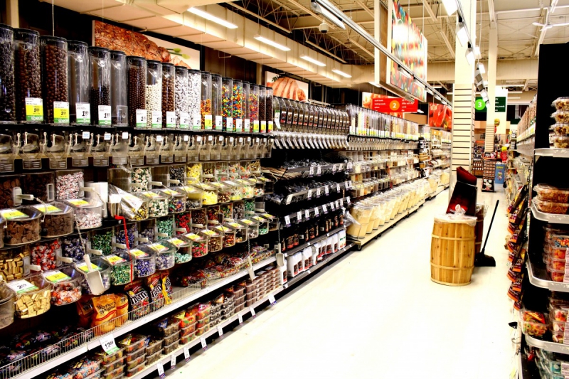 vitrine-CAGNES SUR MER-min_retail_grocery_supermarket_store_food_shopping_market_shop-613228